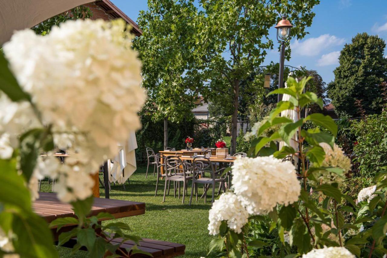 La Tenuta Di Santo Stefano Agri Resort & Spa Fossano Exterior photo